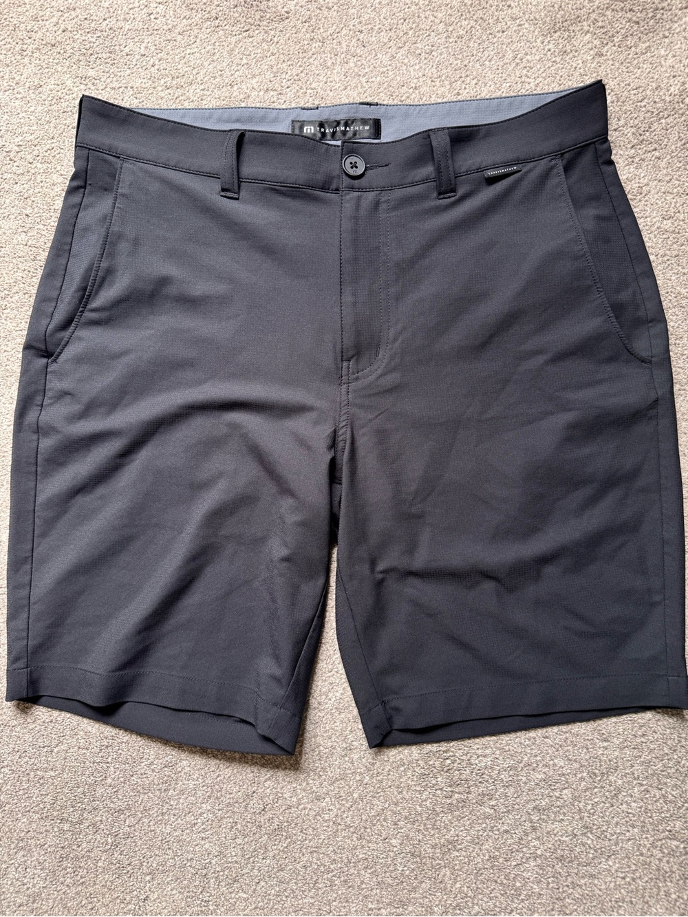 Mens Travis Mathew Lifestyle 9” Golf Shorts Size 32 Like New Black